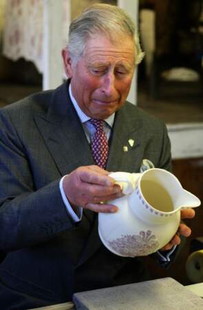 Le prince Charles avec une drôle de tête lors d'un événement 