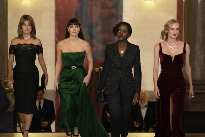 Penélope Cruz, Jessica Chastain, Lupita Nyong’o et Diane Kruger, portent des bijoux Piaget pour le thriller 355, au cinéma depuis le 7 janvier 2022