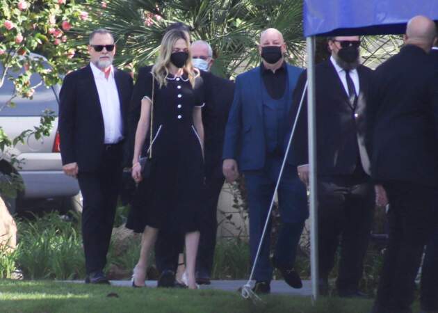 Jeff Ross avec d'autres invités lors des funérailles de Bob Saget, à Los Angeles, le 14 janvier