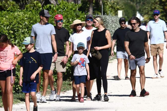 La famille d'Ivanka Trump a partagé des rires en se promenant à Surfside, à Miami, le 15 janvier  