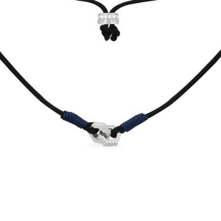 Collier ajustable en nylon noir avec anneaux imbriqués en argent APM Monaco, 90€ 