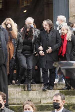 Béatrice Dalle et Jean-Hugues Anglade apparaissent main dans la main à la fin des obsèques de Jean-Jacques Beineix, en l'église Saint Roch, à Paris, le jeudi 20 janvier 2022.