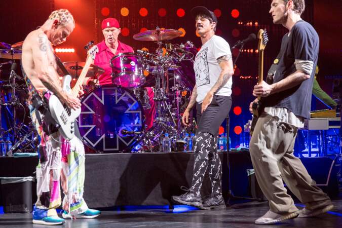 6. Red Hot Chili Peppers (145 millions de dollars)