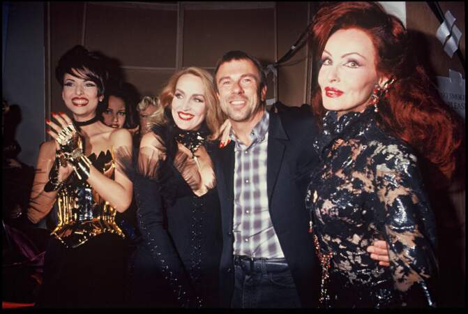 Jerry Hall au défilé haute couture 1992-93. 
