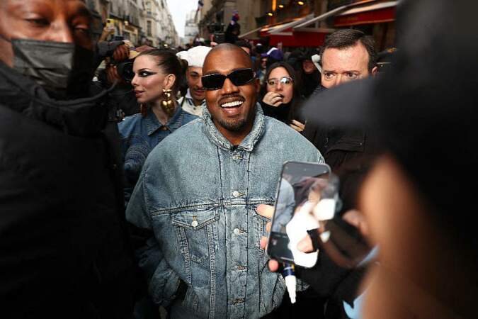 Fraîchement divorcé, Kanye West se nomme désormais Ye. 