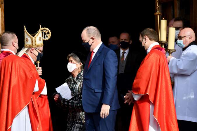 Sans Charlene à ses côtés, c'est avec la princesse Caroline de Hanovre que le prince Albert II 
assiste à la traditionnelle messe durant les célébrations de la Sainte Dévote, Sainte patronne de Monaco.