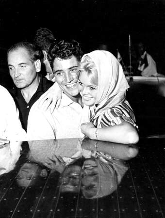 Brigitte Bardot et Sacha Distel en 1958