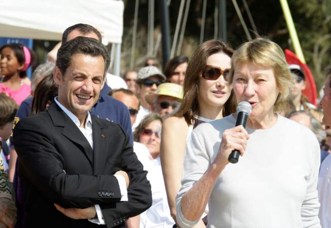 Marisa Bruni, Nicolas Sarkozy et Carla Bruni, en avril 2009.