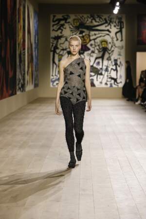 Dior par Maria-Grazia Chiuri, défilé haute couture printemps-été 2022 : First Look
