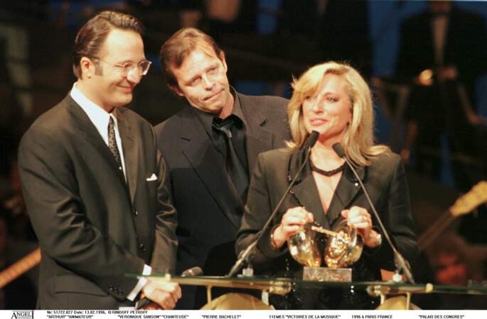 Arthur a eu l'honneur de présenter la onzième édition des Victoires de la Musique, le 12 février 1996.