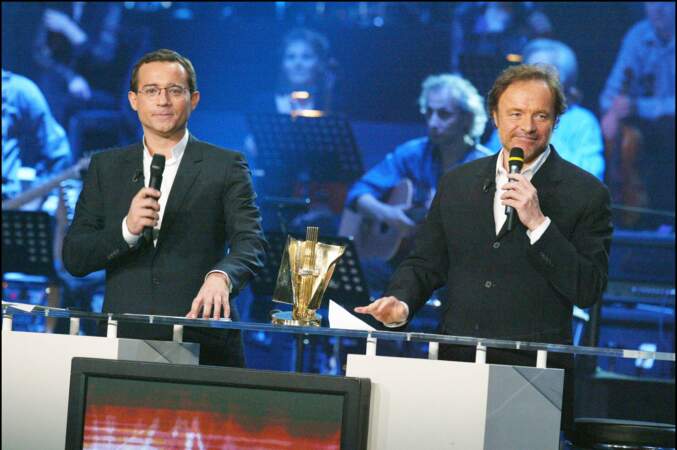 Guillaume Durand a accompagné Jean-Luc Delarue dans la présentation de la 19ème cérémonie des Victoires de la Musique, le 28 février 2004.