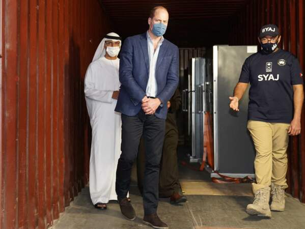 Le prince William a fait l'unanimité avec son look décontracté-chic lors de la visite le port de Dubaï, le 10 février 2022.