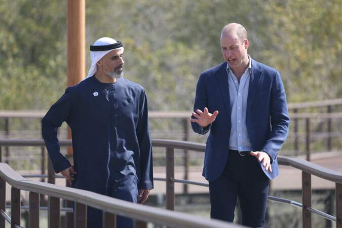 Lors de sa visite parc de mangrove de Jubail à Abou Dhabi, le prince William s'est entretenu avec le cheikh Khalid ben Mohammed ben Zayed Al Nahyane sur le réchauffement climatique, le 10 février 2022.