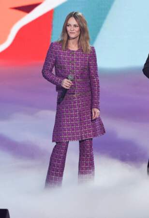 Vanessa Paradis en 2021 en tunique longue et pantalon assorti