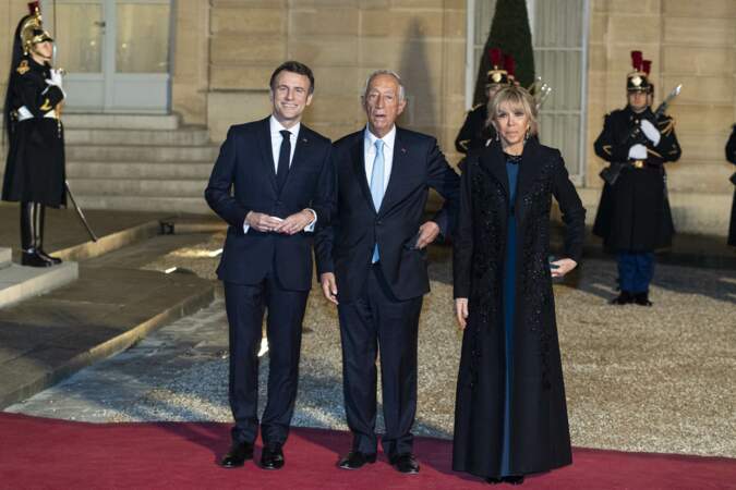 Le président Emmanuel Macron aux côtés du président du Portugal et Brigitte Macron pour un dîner prestigieux,  le 11 février