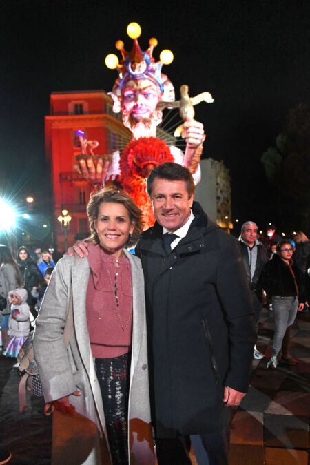Christian Estrosi, le maire de Nice, et sa femme Laura Tenoudji Estrosi durant l'ouverture du Carnaval de Nice 2022