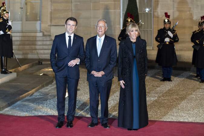 Le couple présidentiel accueillent Marcelo Rebelo De Sousa, président du Portugal  au palais de l'Elysée à Paris le 11 février