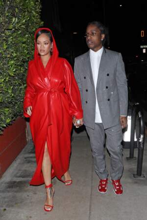 Rihanna et ASAP Rocky sortent du restaurant "Giorgio Baldi" à Los Angeles, le 12 février 2022.