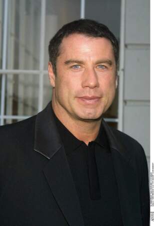 John Travolta avec les cheveux courts à Los Angeles en 2002