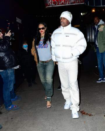 La femme d'affaires Rihanna brille tout de même de mille feux au bras de son compagnon A$AP Rocky