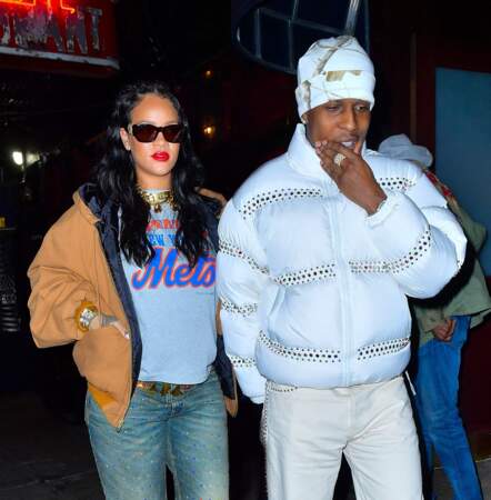 Ce vendredi 18 février, Rihanna et son conjoint ASAP Rocky sont allés dîner au restaurant italien Carbone à New York City