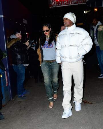 Rihanna et A$AP Rocky arpentent les rues de New York dans un look décontracté
