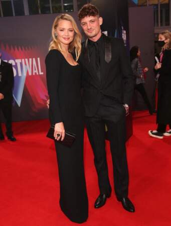 Virginie Efira et son compagnon Niels très amoureux au London Film Festival de Londres, en octobre 2021