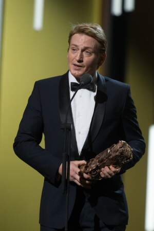 Benoît Magimel remportant le César du meilleur acteur dans un second rôle pour le film "La tête haute" en 2016. 
