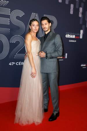 Pierre Niney et sa compagne Natasha Andrews lors de  la 47ème édition de la cérémonie des César à l'Olympia à Paris, le 25 février 2022
