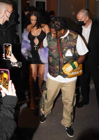 Rihanna photographiée dans une mini robe transparente aux côtés de son compagnon Asap Rocky, le 25 février