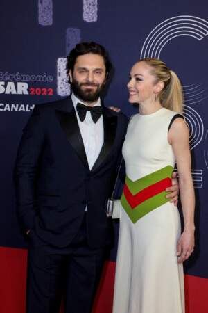 Pio Marmaï et Charlotte Ranson, un couple élégant et amoureux présent à la cérémonie des César à l'Olympia à Paris, le 25 février 2022