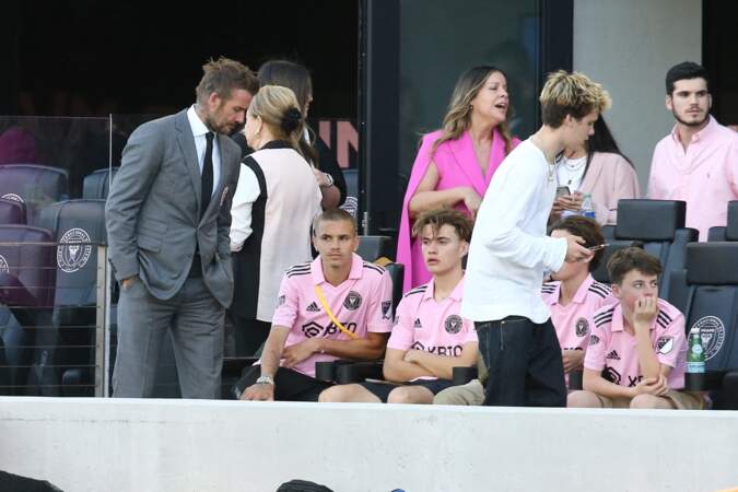 David Beckham et son fils qui suit ses traces de footballeur