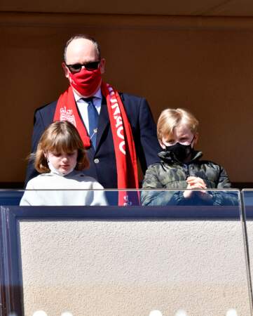 Albert II a emmené avec lui ses jumeaux pour assister au match de football Monaco contre Reims, le 27 février 2022