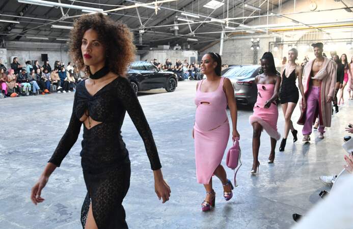 Amel Bent et Noémie Lenoir sublimes à la fashion week de Paris 