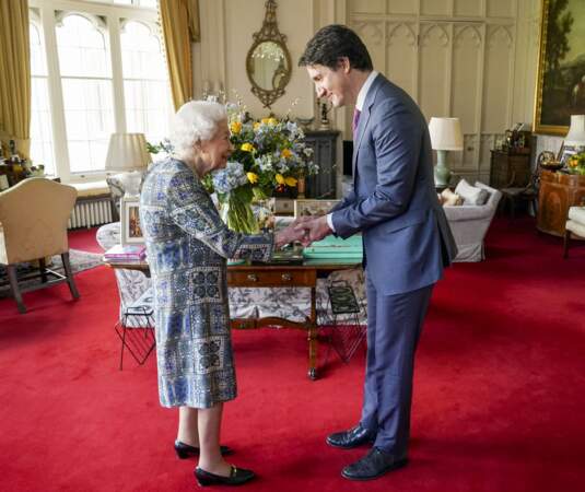 Guérie du Covid-19, la reine Elizabeth II a rencontré le premier ministre canadien Justin Trudeau, le lundi 7 mars 2022.