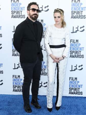Le producteur, Pablo Larrain pose à coté de Kristen Stewart lors de la cérémonie américaine des "Film Independent Spirit Awards". 
