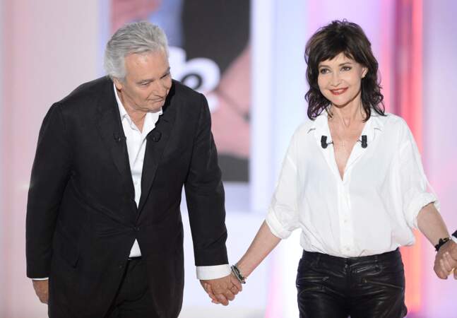 Pierre Arditi et Evelyne Bouix, à l'enregistrement de l'émission "Vivement Dimanche", à Paris, le 2 septembre 2015.