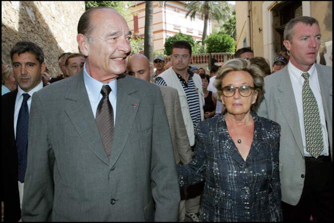 Jacques et Bernadette Chirac, à la sortie de la messe à Bormes-les-Mimosas, le 6 août 2006.