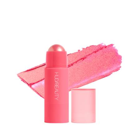 Blush Sticks Cheeky Tint Proud Pink, Huda Beauty, 25€ disponible en 5 teintes chez Sephora et sur sephora.fr