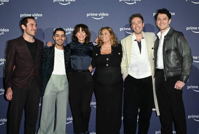 Sophie Marceau et toute l"équipe du film "I love America", le 10 mars 2022, à Paris.