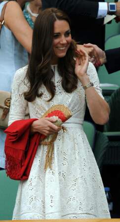 La robe blanche brodée Zimmerman, adoptée par Kate Middleton à Wimbledon en 2014