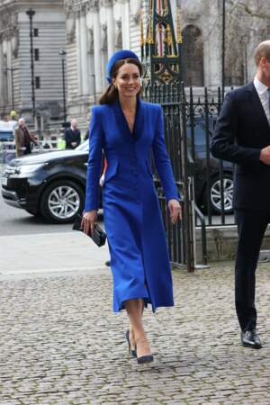 La monarque britannique étant absente, c'est Kate Middleton qui a attiré toute l'attention lundi 14 mars à la Journée du Commonwealth. 