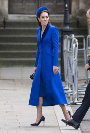 Perchée sur des talons aiguilles, Kate Middleton avait beaucoup d'allure à la Journée du Commonwealth lundi 14 mars à l'abbaye de Westminster à Londres. 