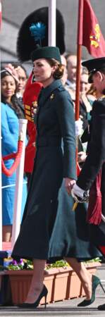 Kate Middleton arrive aux Irish Guards à l'occasion de la parade de la Saint Patrick à Aldershot, le 17 mars 2022. 
