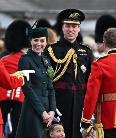 Le prince William et Kate Middleton, bien présents à la parade de la Saint Patrick à Aldershot, le 17 mars 2022, après deux ans d'absence 