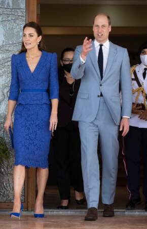 Le prince William et sont épouse à la sortie de leur rencontre avec le Premier ministre du Belize, Johnny Briceno, le 19 mars 2022.