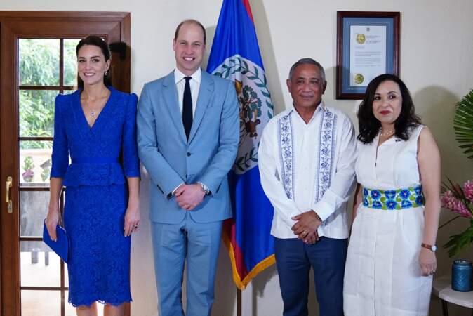 Le prince William et Catherine (Kate) Middleton rencontrant le Premier ministre du Belize, Johnny Briceno et sa femme Rossana à Belize City dans le cadre de leur visite officielle dans les Caraïbes le 19 mars