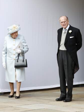 Le prince Philip fatigué mais présent et la reine Elizabeth II au mariage d'Eugenie d'York, en la chapelle Saint-George au château de Windsor, en 2018