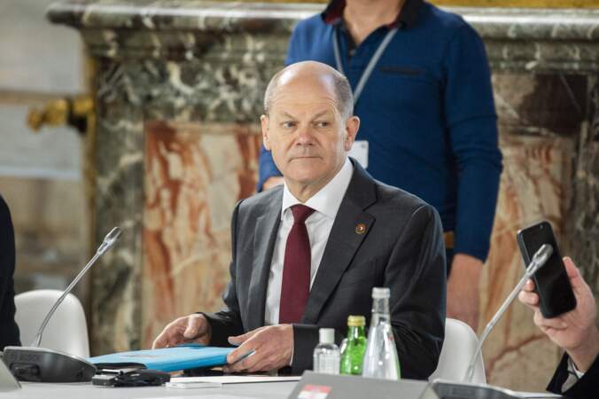 4- Le chancelier allemand Olaf Scholz. Son salaire mensuel brut est de 27 968 euros.