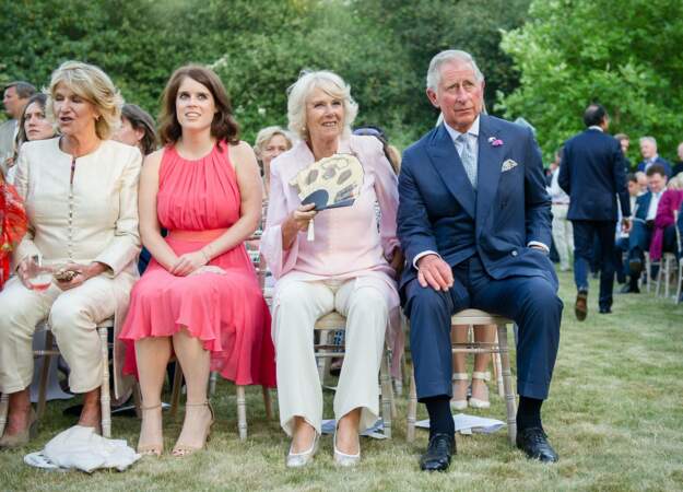 Son oncle, le prince Charles, Camilla Parker Bowles et la princesse Eugenie d'York 
